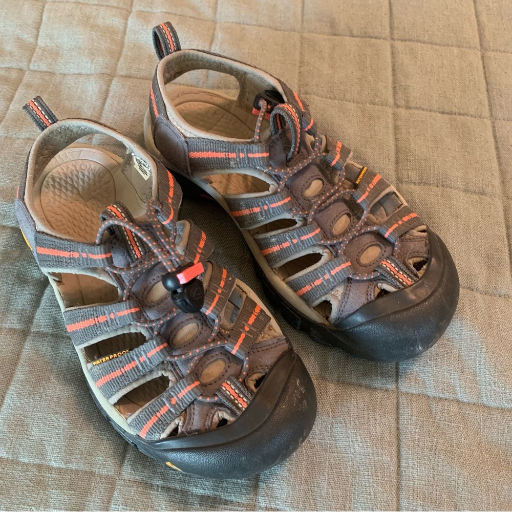 Keen Sandals size 6